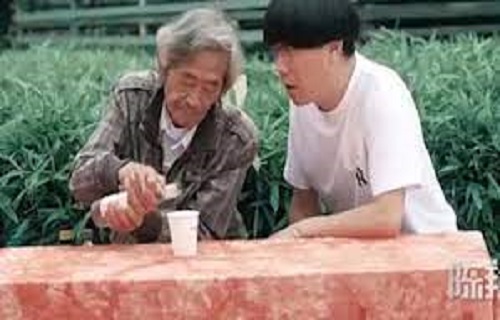 Mở hàng bán nước 'công thức bí truyền' và cái kết bất ngờ